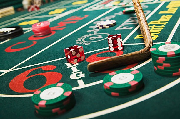 livedrawhk live-dealer blackjack table on mobile phone screen